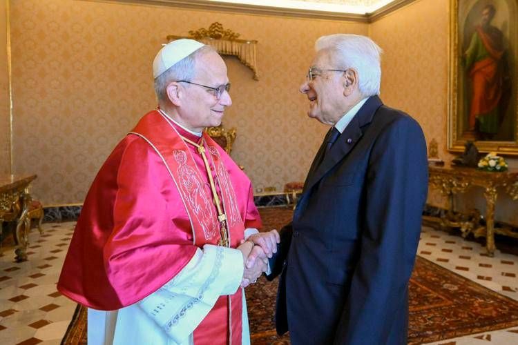 Mattarella in Vaticano, primo incontro ufficiale con Papa Leone XIV