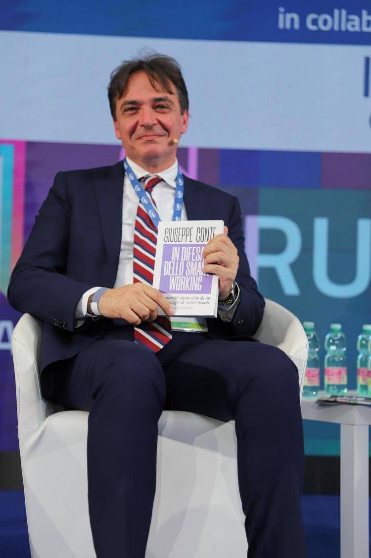 Lavoro, 'In difesa dello smart working', il libro del manager Giuseppe Conte