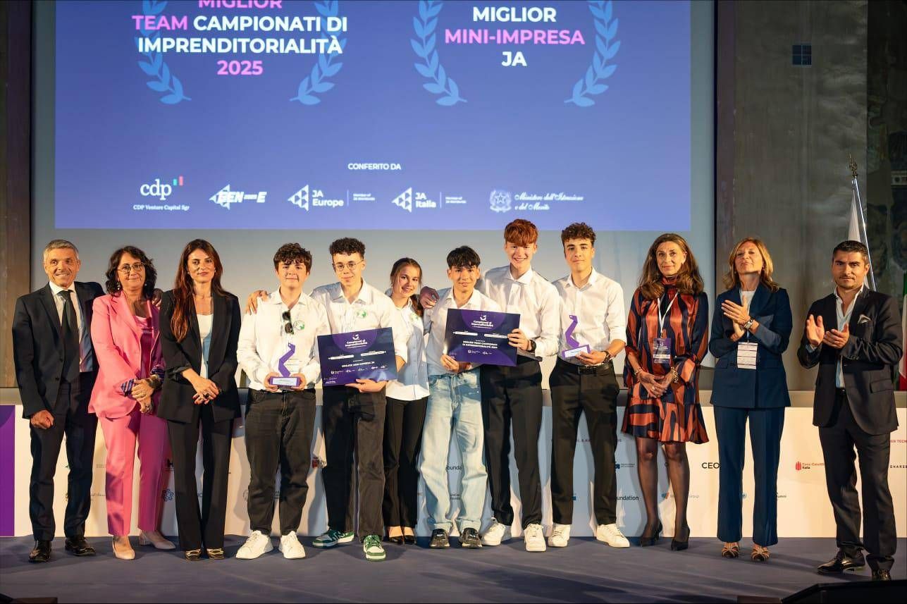 Imprese, Campionati di imprenditorialità: vince Pet Life del liceo 'Leonardo da Vinci' di Trento