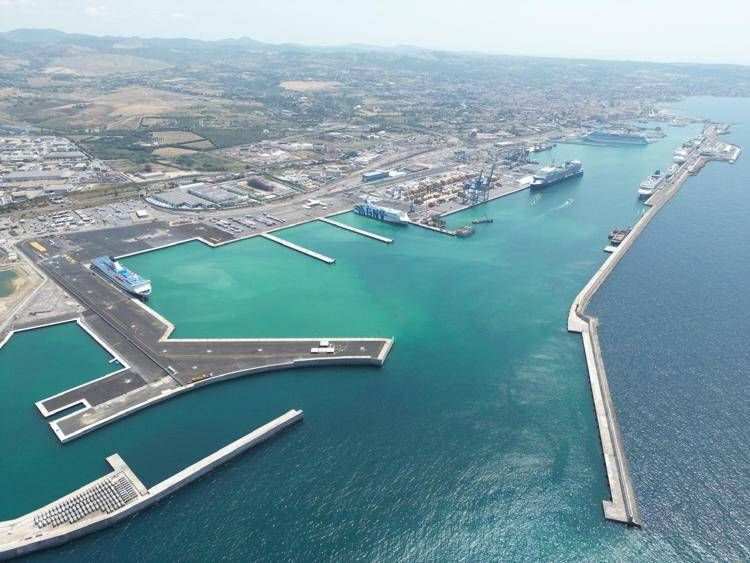 Porti, a Civitavecchia oggi operative tutte le banchine disponibili