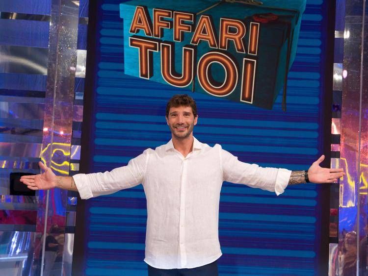 Stefano De Martino svela: "Affari Tuoi? Ecco qual è stata la mia puntata preferita"