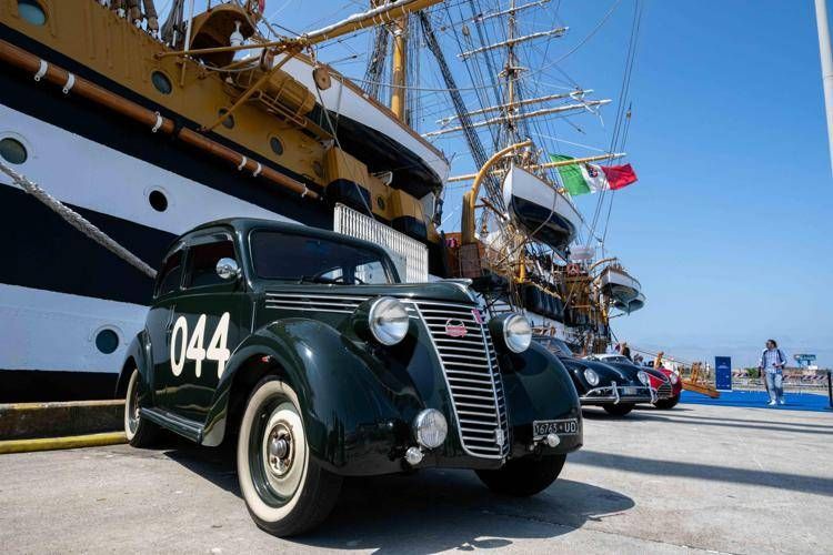Automobilismo, presentato sulla Vespucci il passaggio della 1000 Miglia dall’Accademia di Livorno