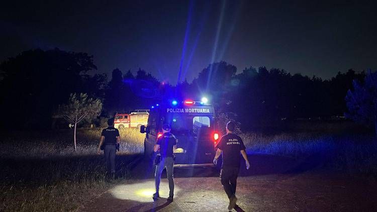 Roma, neonata trovata morta a villa Pamphili. Poco distante un sacco con i resti di una donna