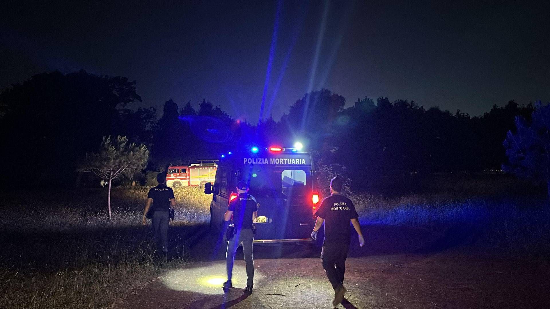 Neonata morta trovata a villa Pamphili a Roma, a circa 100 metri un sacco con i resti di una donna