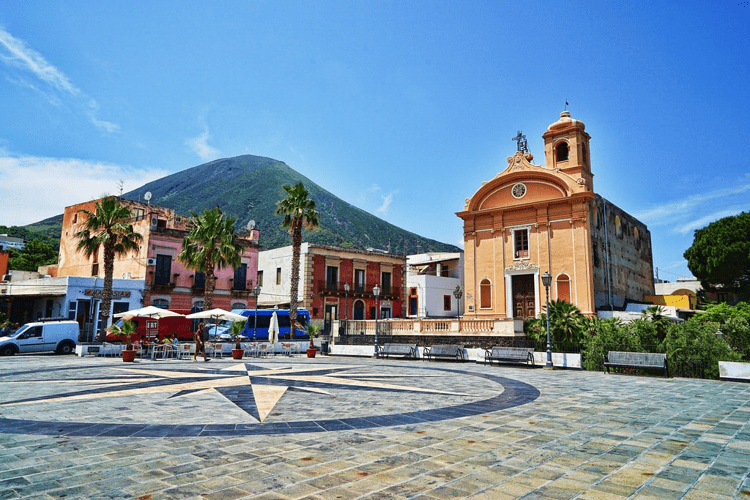A Salina torna il 'Villaggio della Salute'