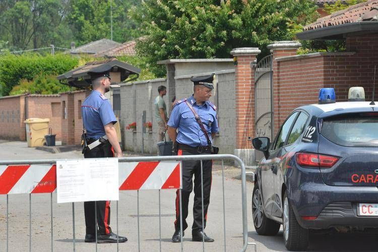 Carabinieri nella villetta dei Poggi (Fotogramma/Ipa)