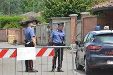 Carabinieri nella villetta dei Poggi (Fotogramma/Ipa)