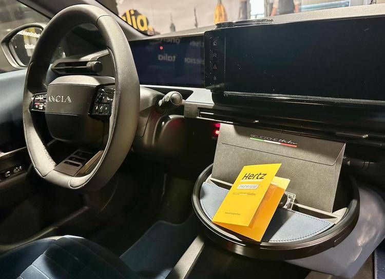 Hertz lancia 'identità olfattiva' e rafforza la flotta Selezione Italia