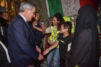 Il piccolo Adam è in Italia, atterrato a Milano volo con pazienti evacuati da Ga