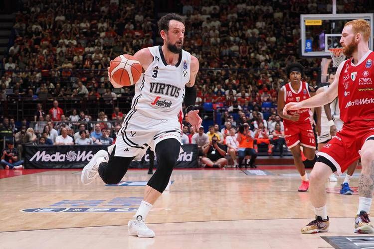 Marco Belinelli (Bologna) nella semifinale contro l'Olimpia Milano - Fotogramma/IPA