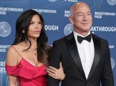 Lauren Sanchez e Jeff Bezos (Ipa)