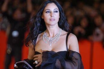 Monica Bellucci: "Lavorare ancora con Tim Burton? Rispetto l'artista ma sto con l'uomo"