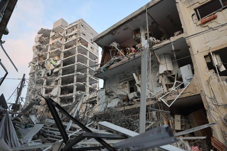 Israele-Iran, nuova notte di raid: Teheran colpisce Tel Aviv e Gerusalemme. Trump: "Colpiremo, se attaccati"