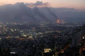 Israele-Iran, quarto giorno di guerra: missili su Stato ebraico, Idf attacca comando forze Qu