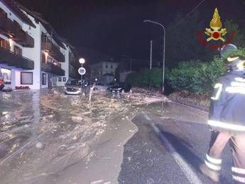 Maltempo nel bellunese, pioggia e detriti bloccano Borca di Cado