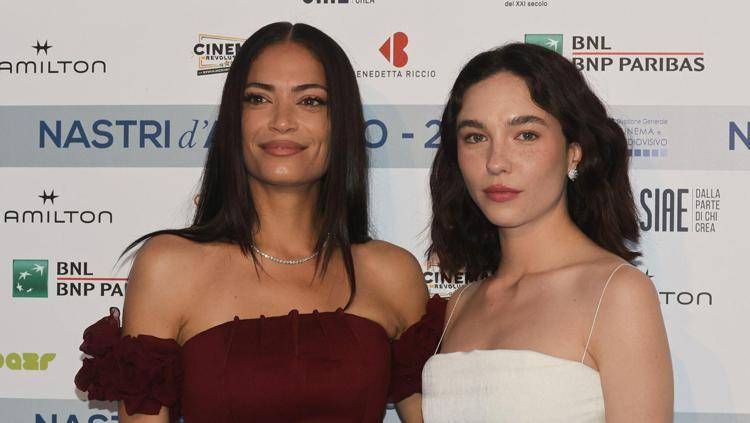 da sinistra: Elodie e Matilda De Angelis - Ipa