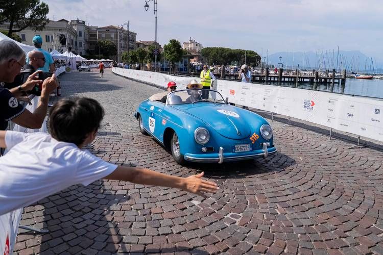 Mille Miglia 2025, convoglio in rotta verso Ferrara
