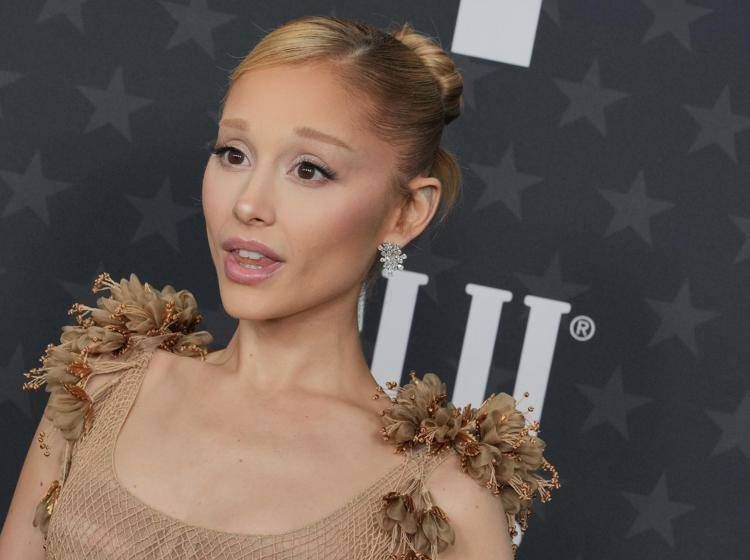 Ariana Grande  - (Ipa)