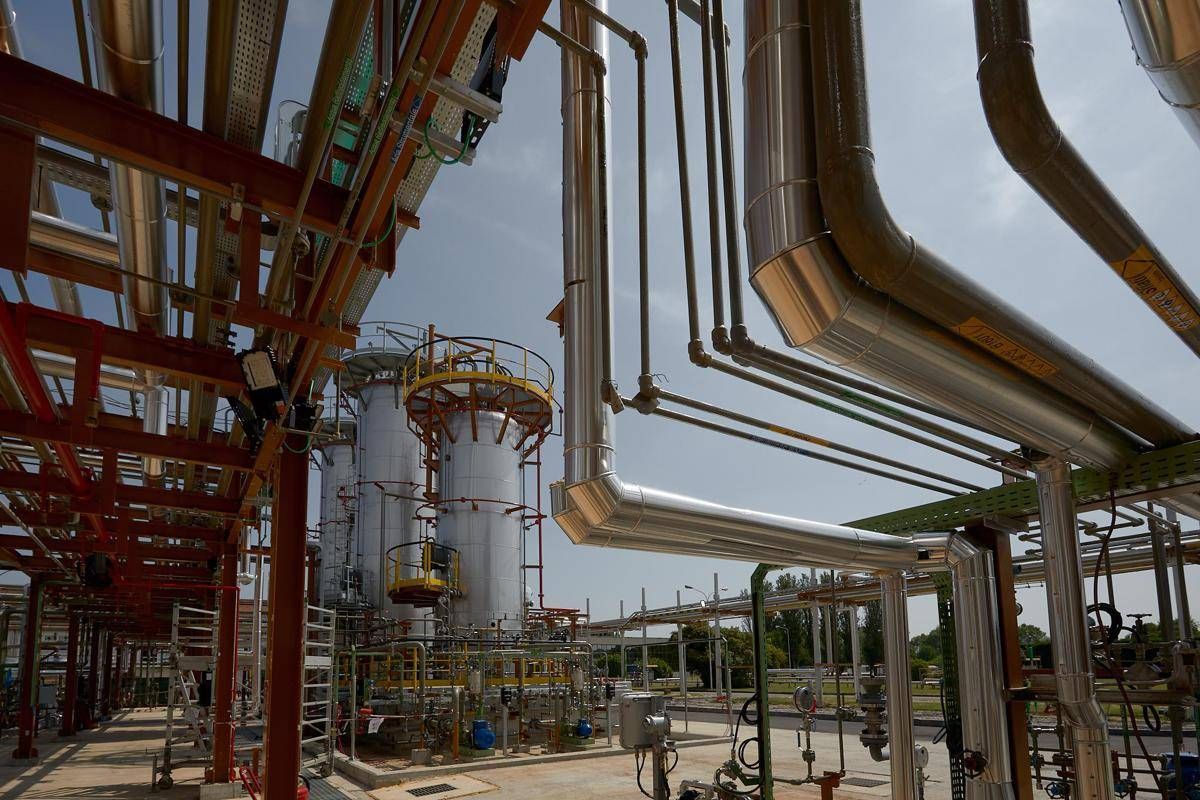 Versalis presenta a Mantova impianto per il riciclo chimico delle plastiche