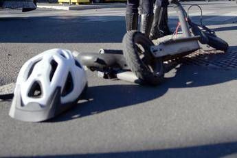 Auto contro monopattino a incrocio, morto 26enne a Mila