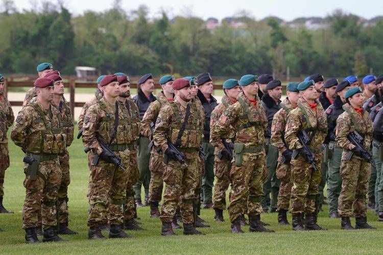 Difesa, sondaggio: "44% degli italiani pronto ad arruolarsi in casi di estrema necessità"