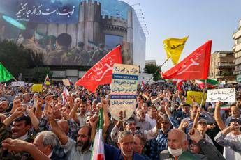 Iran, Trump attacca e poi lancia il MIGA per cambio di regime: 