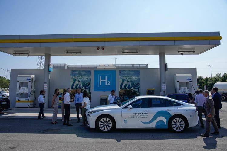 A Venezia Kinto inaugura il primo car sharing pubblico a idrogeno in Italia