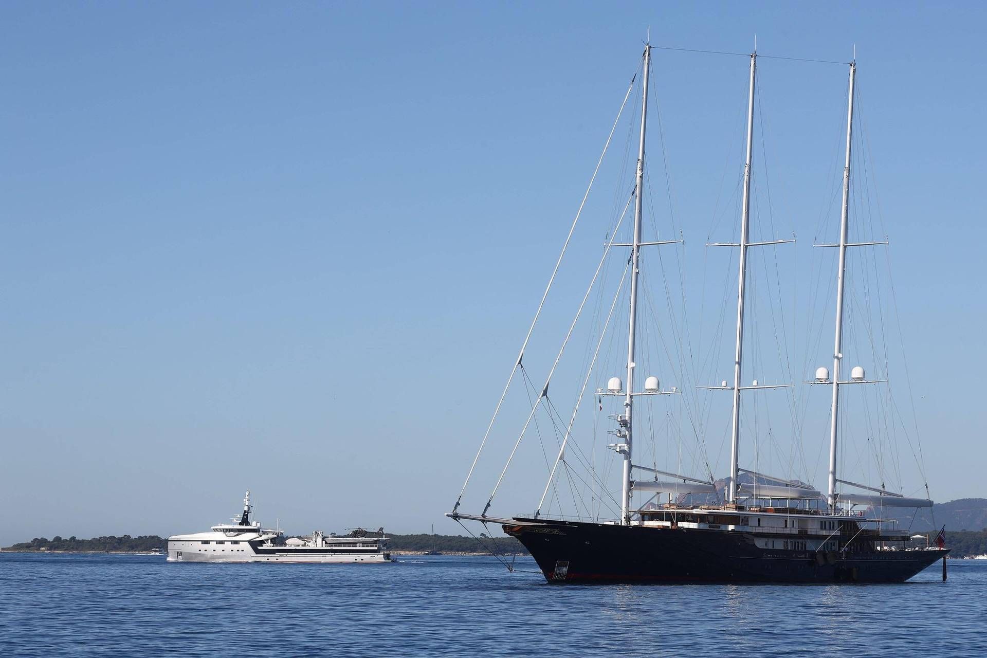 Il Superyacht di Bezos Salta Venezia: La Sicurezza Preoccupa, Matrimonio in Croazia?