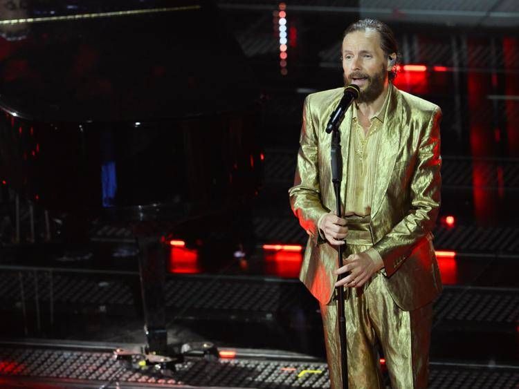Jovanotti: "A 2 anni mi sono ammalato, stavo morendo. I medici mi hanno salvato"