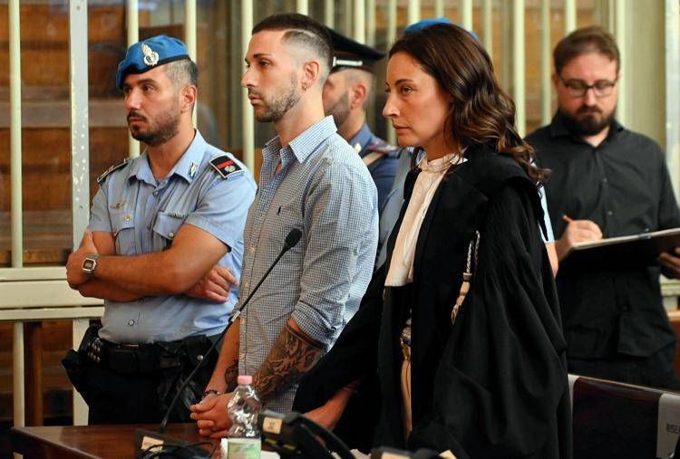 Alessandro Impagnatiello in aula durante la lettura della sentenza - Fotogramma /Ipa