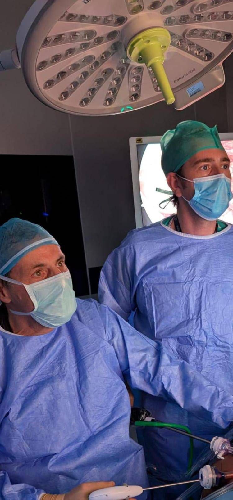 Angelo Serao (sx) e James Casella (dx) in sala operatoria