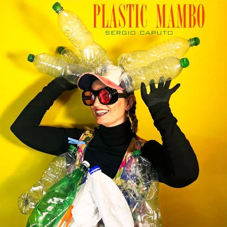 Sergio Caputo con 'Plastic Mambo' torna per far ballare e riflettere