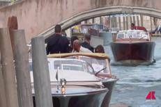 Nozze Bezos, l'arrivo di Leonardo DiCaprio e delle sorelle Kardashian alla festa - Video