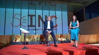 I paradossi dell’informazione nell’era digitale: la ricerca di INC tra fiducia e disinformazione