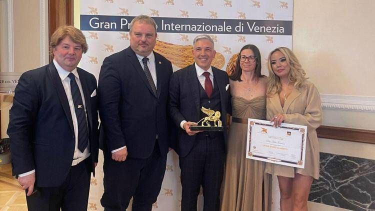 La consegna del Leone d'Oro al Merito all'imprenditore Fabio Fontana