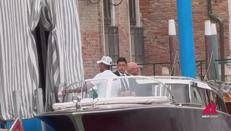 Bezos e le nozze, in motoscafo verso la festa - Video