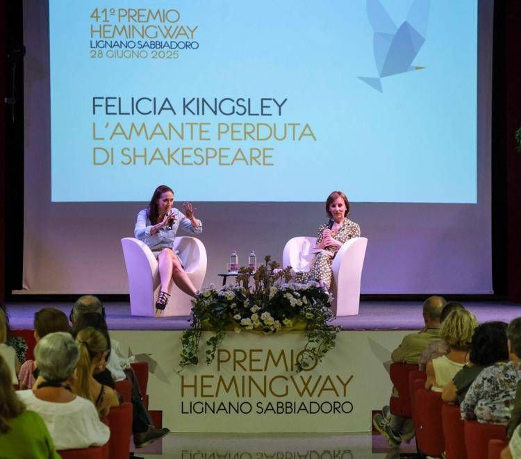 'Il romance non è una gabbia', parla Felicia Kingsley