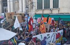 I 'No Bezos' in marcia a Venezia - Adnkronos