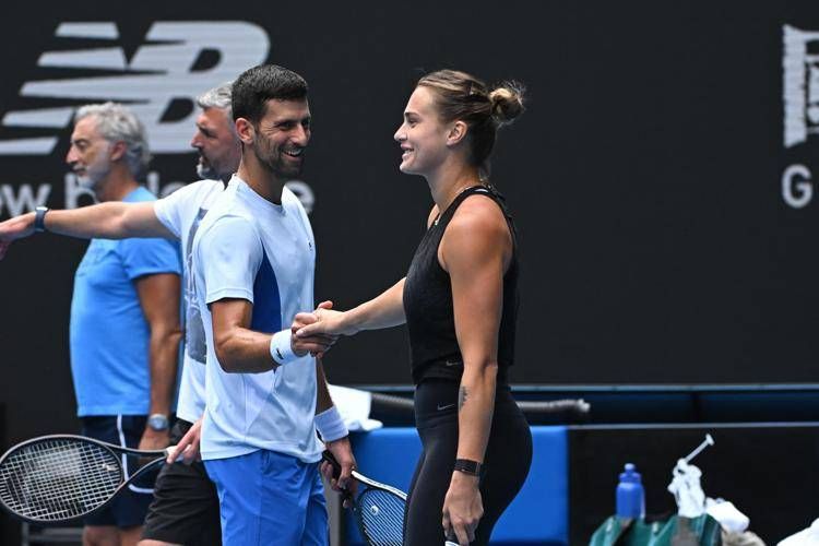 Wimbledon 2025, Djokovic e la risposta che 'gela' Sabalenka - Video