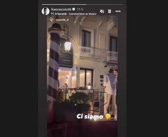 Totti e Noemi a Venezia, coincidenza o invito vip dai Bezo