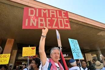 no_bezos_venezia_cartello_afp.jpeg