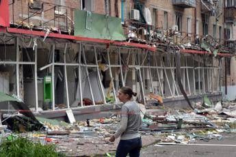 Ucraina, maxi ondata di raid russi. Cremlino: 