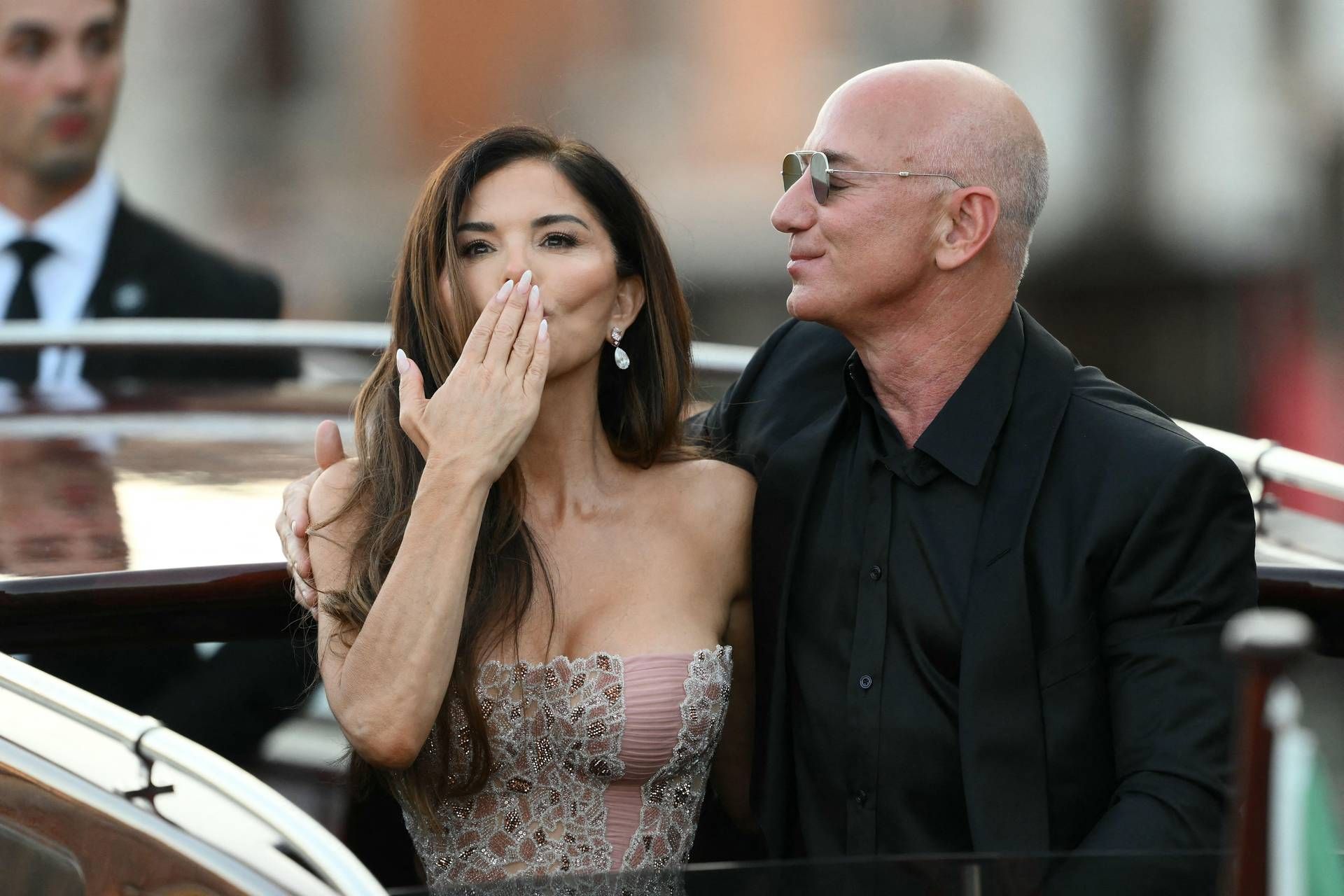Nozze Bezos, "abbiamo condiviso un sogno": i neosposi salutano Venezia