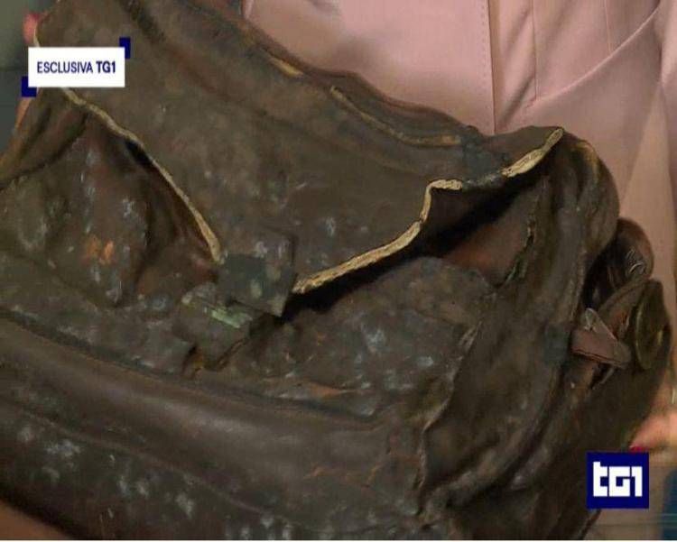 La borsa che Paolo Borsellino aveva con sé il giorno della strage di via d’Amelio 