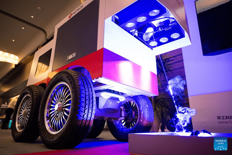 Robot diserbante laser AI: innovazione cinese per l'agricoltura sostenibile