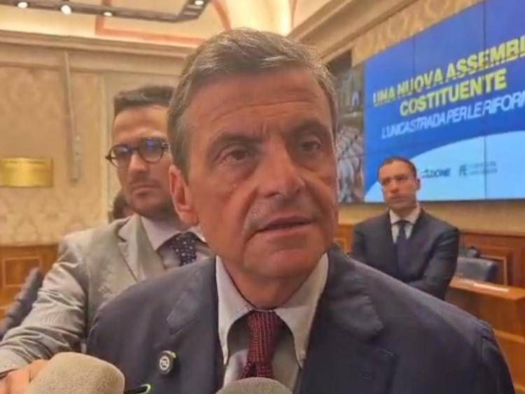 Riforme, Calenda: "Senza arriverà un dittatore"