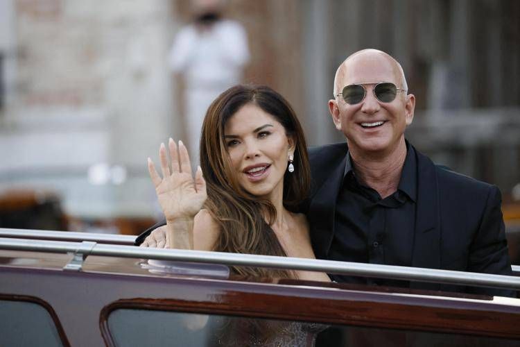 Matrimonio Bezos, Crepet: "È il peggiore esempio che possiamo dare ai giovani"