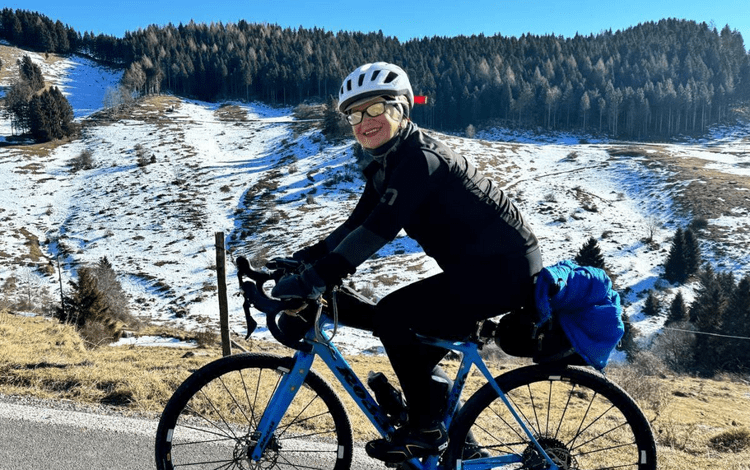 Tumori, al via 'sulle altezze del coraggio': sfida sportiva in bici come 'medicina'