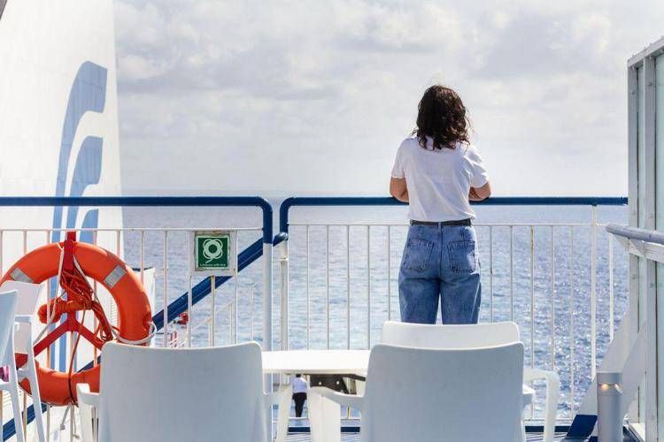 Island hopping in Sicilia, come 'saltare' da un'isola all'altra con il traghetto a portata di app