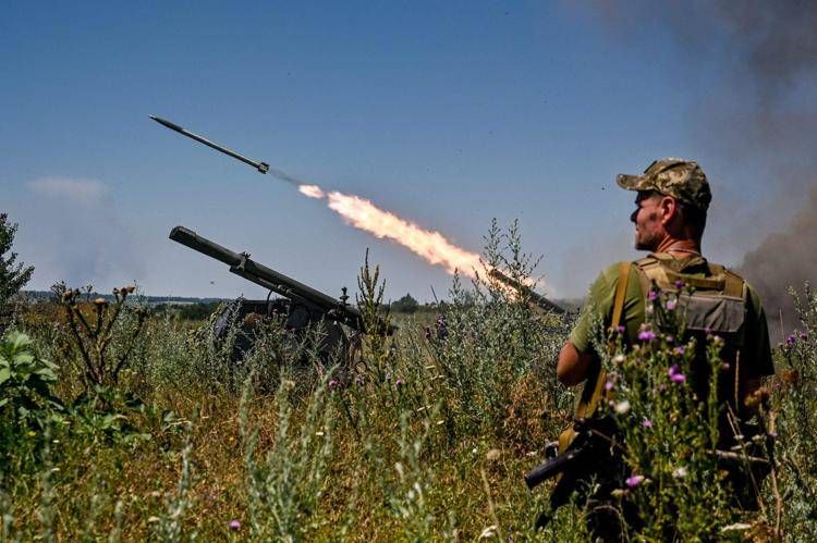 Ucraina, dopo stop Usa a missili per Kiev Cremlino plaude: "Fine del conflitto più vicina"